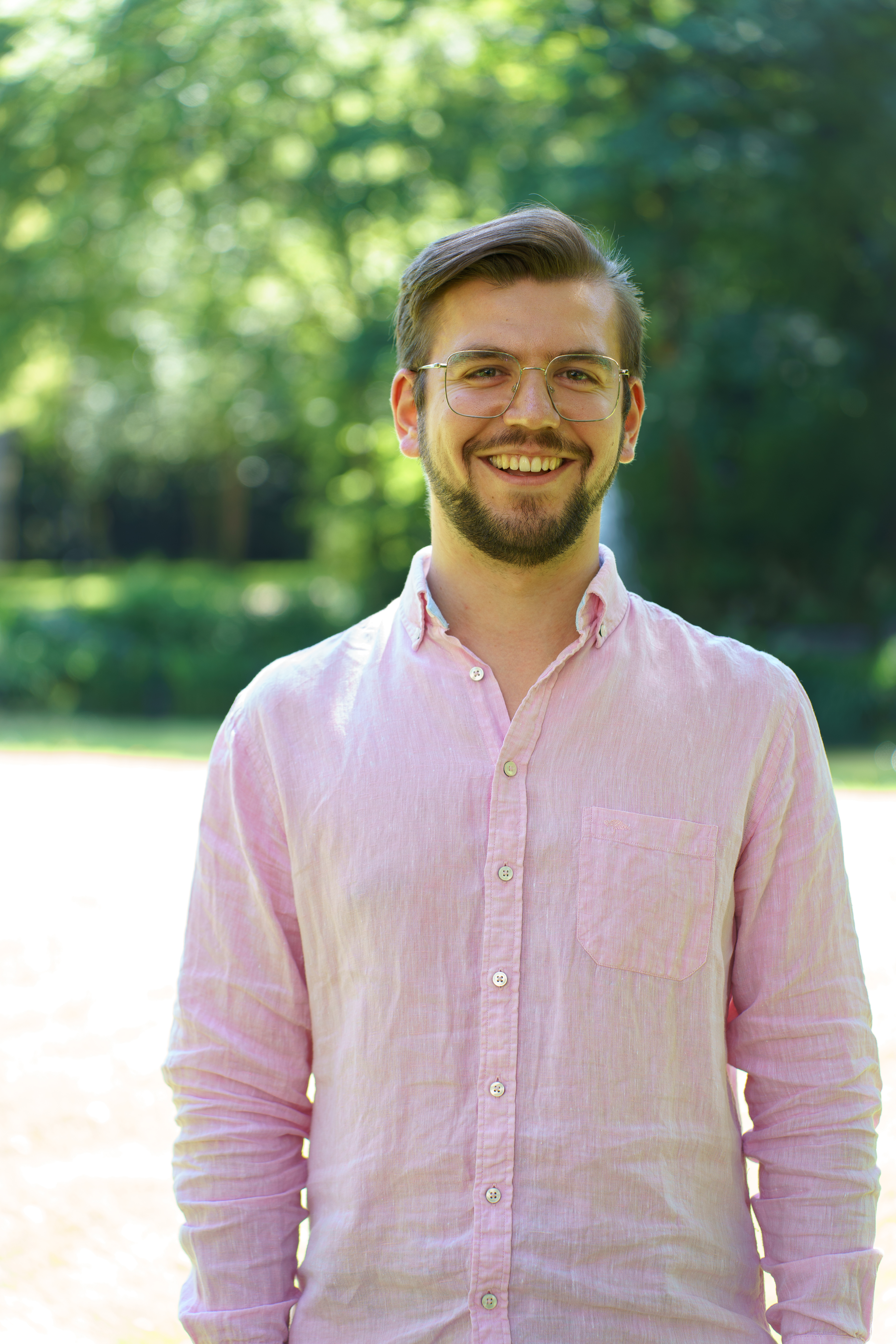 Ein Portrait des Chorleiters Simon Hillebrand 